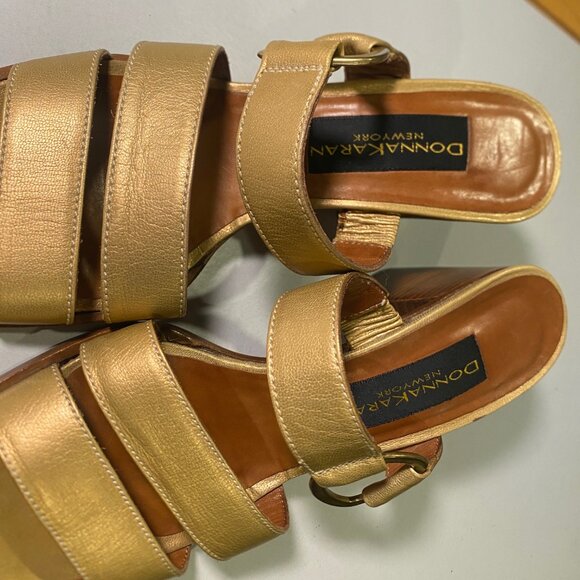 Donna Karan - Size 8.5M -  Women's leather band sandal block heel in gold, Italy - Picture 7 of 11